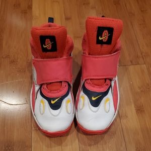 Nike shoes for girls size 3 Y